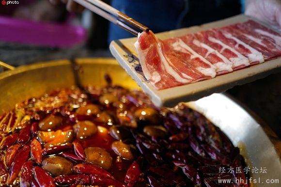 重庆市民红肉、食盐、油摄入均超标 食用油摄入超标76.0%.jpg